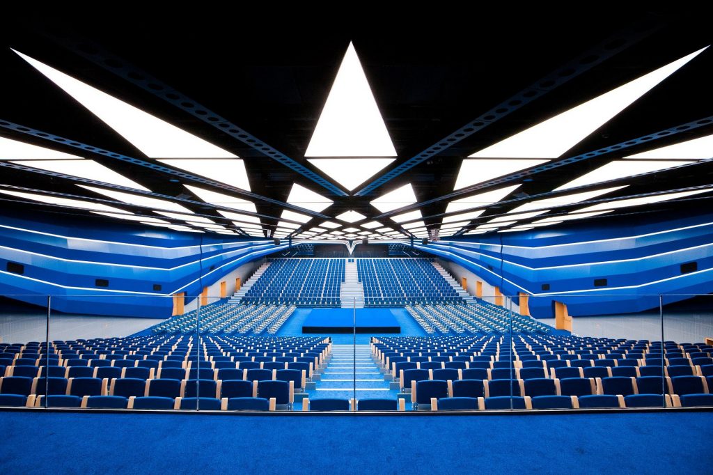 NAL - Commercial Interior 3 - LUNA Customizable Any Shape LED System